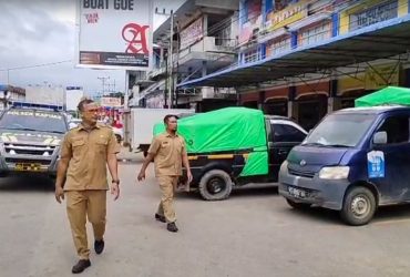 pasang bendera merah putih