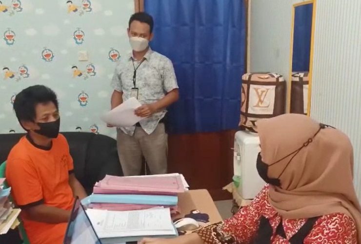 ayah hamili anak tiri