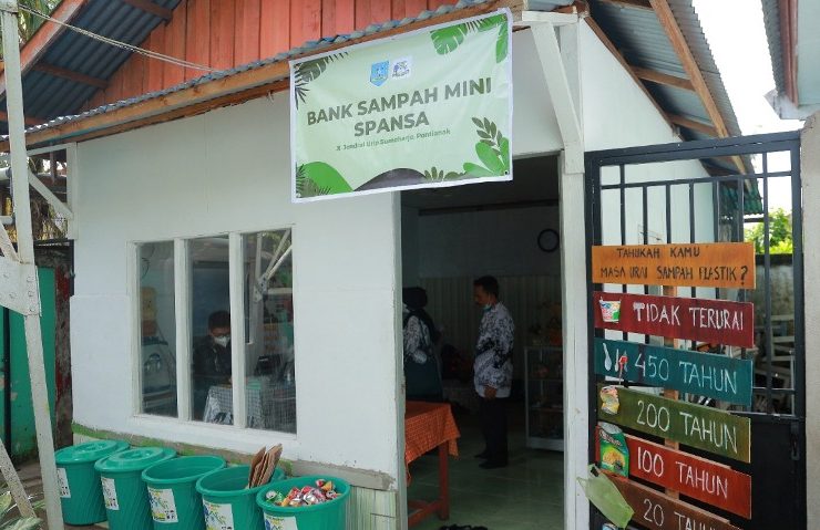 bank sampah di sekolah