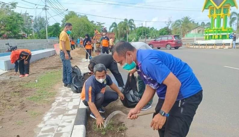 ASN Ketapang gotong-royong