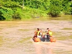 hilang di Sungai Sekayam