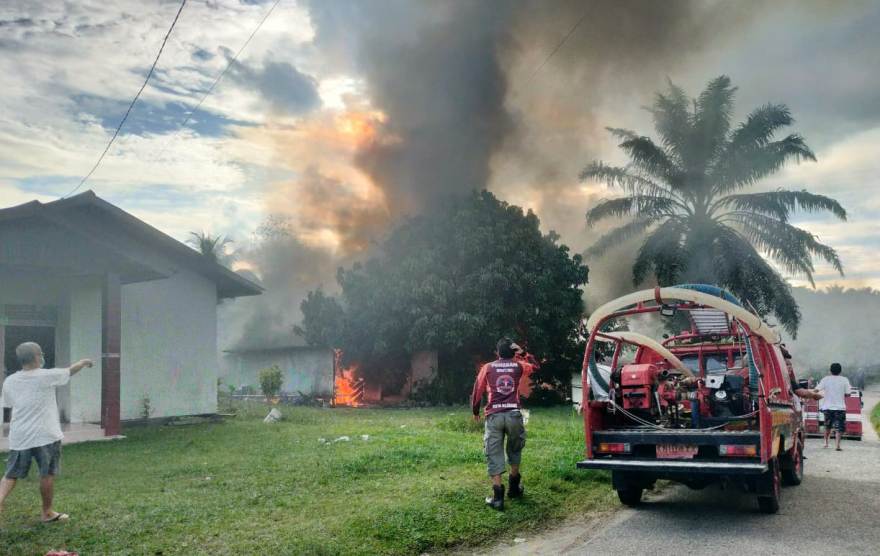 kebakaran di ngabang