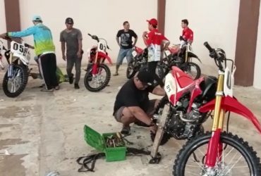 balap motor grass track