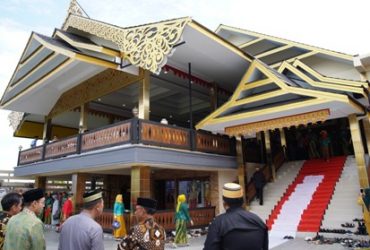 rumah adat bugis pontianak