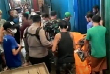 mayat di pasar