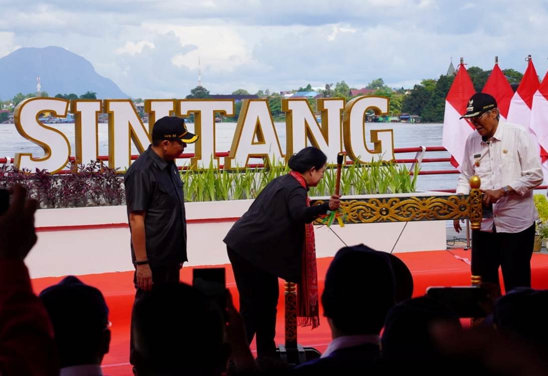 Puan Maharani di Sintang