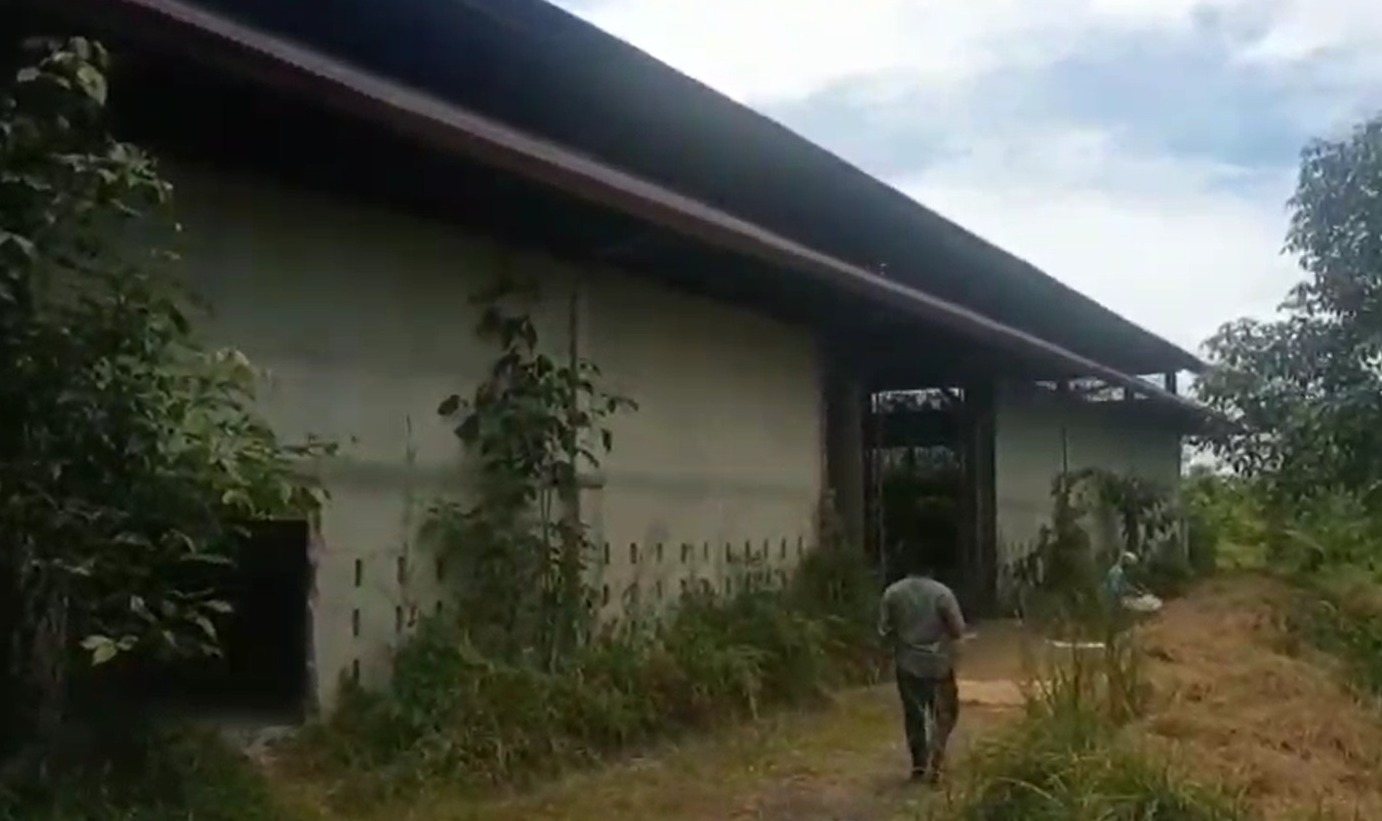 pabrik karet di desa