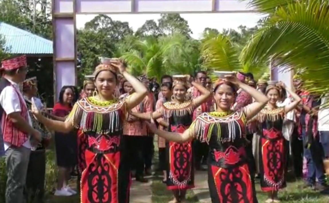 keling kumang festival