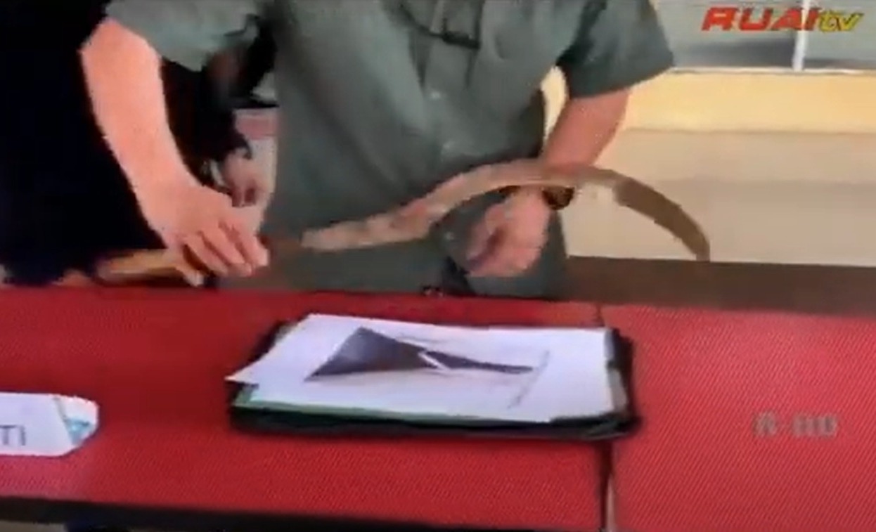 onar di jalanan pontianak - barang bukti celurit