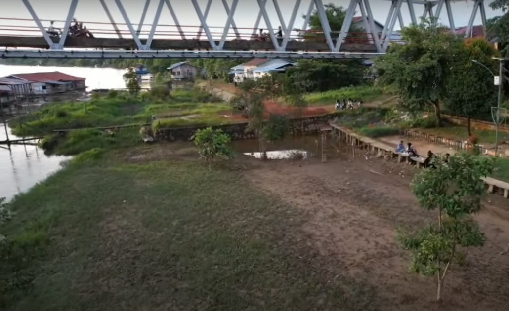 waterfront putussibau