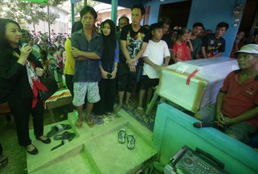 warga landak terbunuh