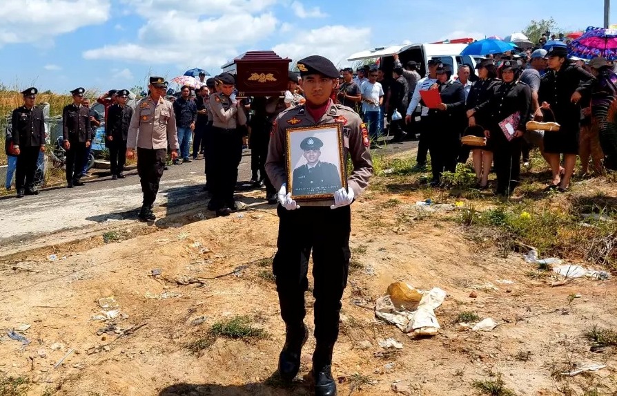 tuntutan keluarga Bripda Rico