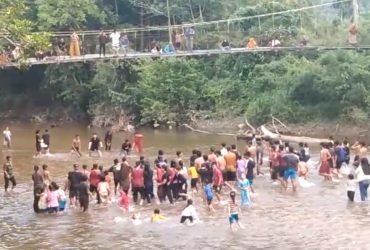 jembatan gantung putus