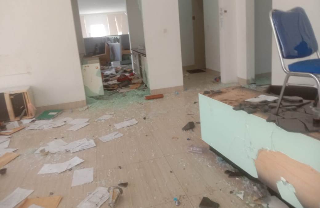 karyawan sawit mengamuk