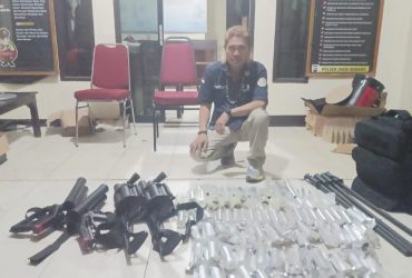 alat polisi tertinggal